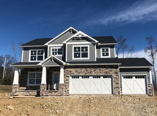 5631 Shadow Ridge Cir NW, North Canton, OH 44720