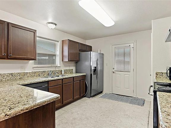 3rd image of 4208 Sabine Ave