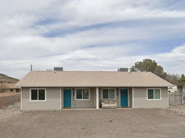 3950 E Valley Ln