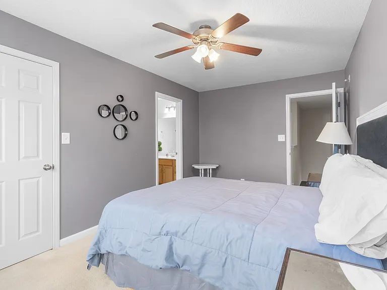129 Alexander Blvd — Photo 22