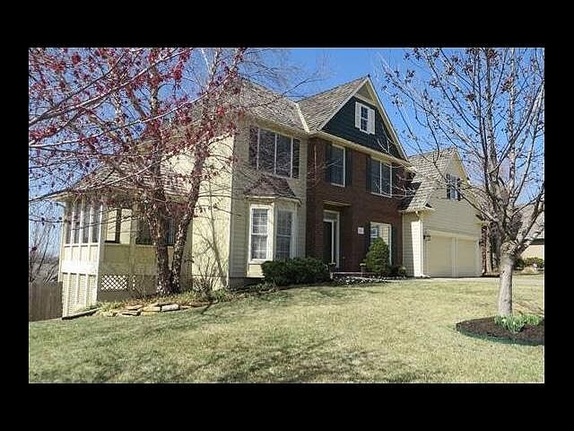 2nd image of 913 Branchwood Dr