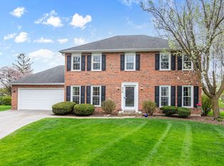 976 Hidden Lake Rd, Naperville, IL 60565