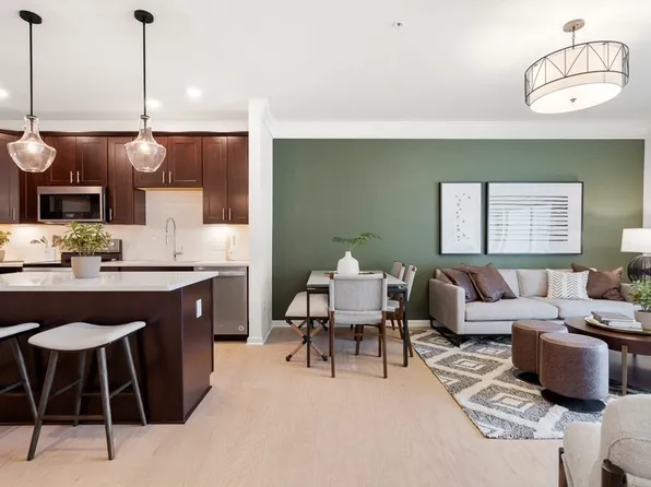 6 Peters Farm Way #211, Westborough, MA 01581