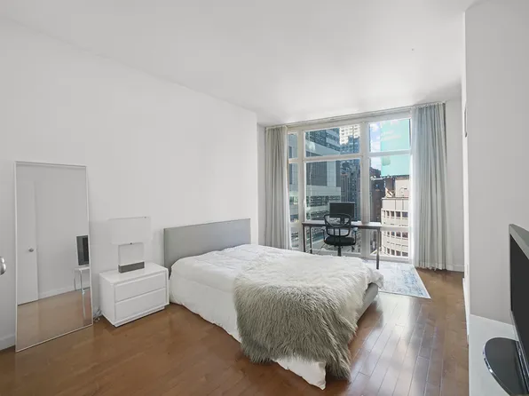 1600 Broadway image 8 of 15