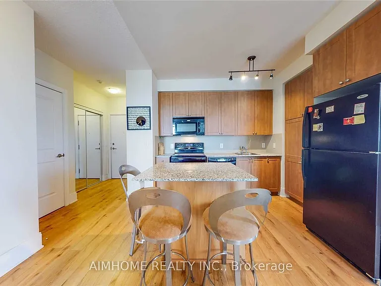330 Burnhamthorpe Rd W #2907 — Photo 9