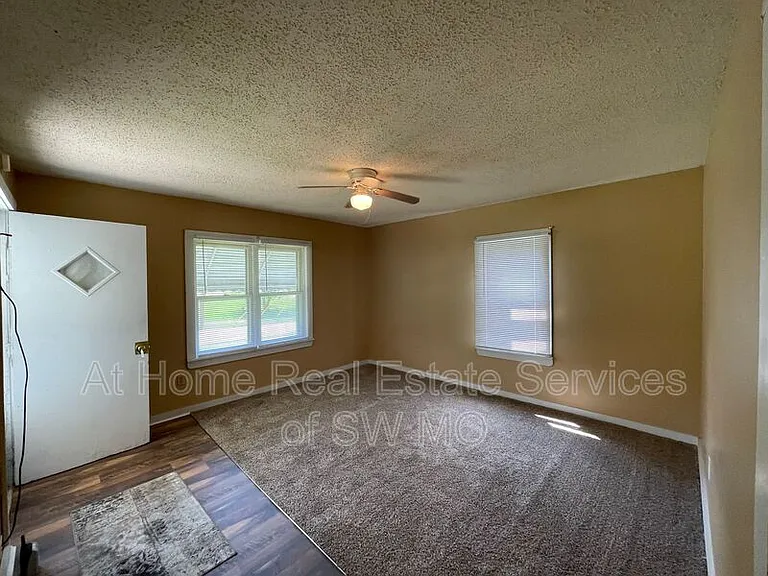 1219 W State St #WEST SIDE WS — Photo 3