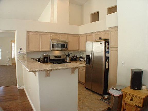 3rd image of 1843 Grand Prairie Ave