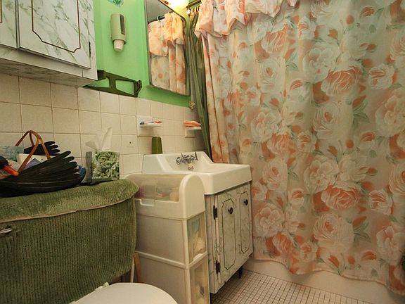 5th image of 1966 Newbold Ave APT 207