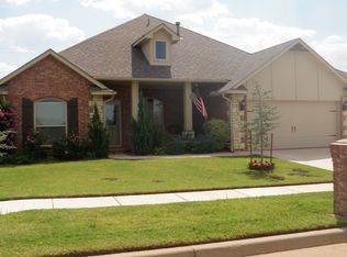 9804 SW 36th St, Yukon, OK 73099