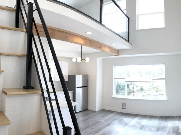 10734 Stone Ave N #302, Seattle, WA 98133