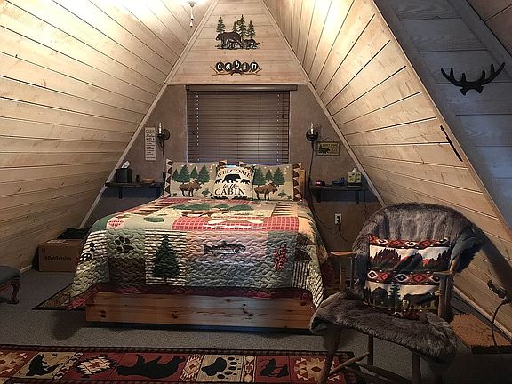 Loft bedroom/ office