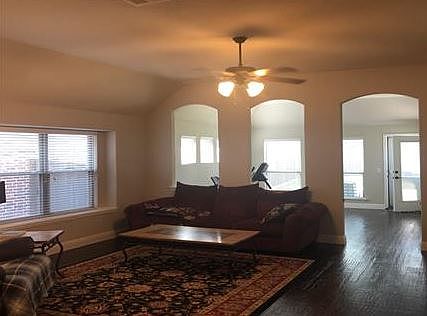 5th image of 3511 Sequoia Ln
