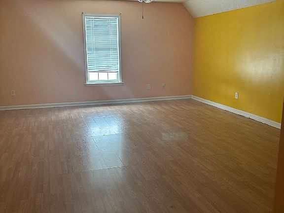 5th image of 202 Wellington Dr
