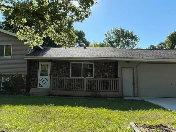 1007 Columbine Dr, Marshall, MN 56258