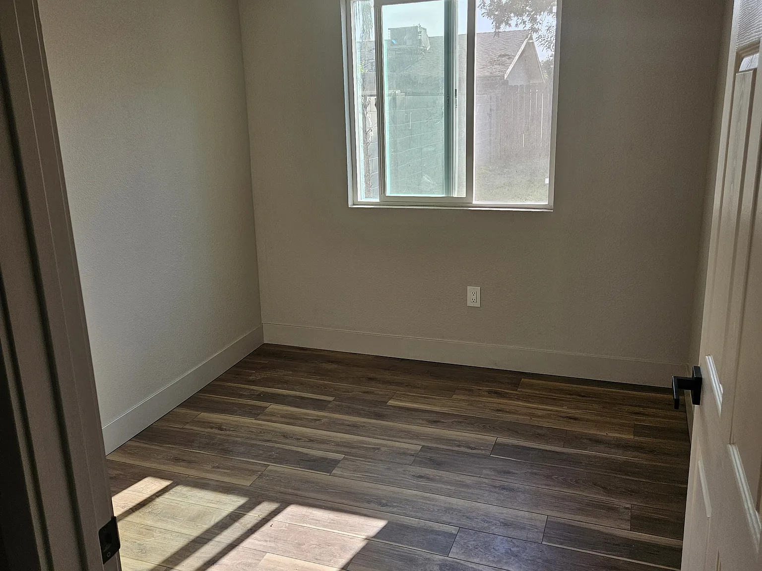 1 bed, 550 sqft, $1,300 — Photo 4