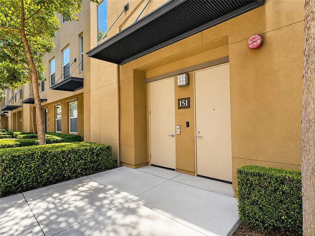 1 bed, 1688 sqft, $3,200 — Photo 2