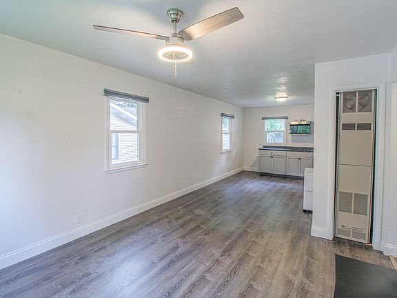 3rd image of 3312 Lake St