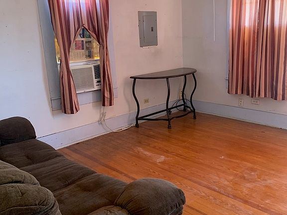 5th image of 119 Brooks St