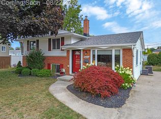 36512 Fairchild St, Westland, MI 48186