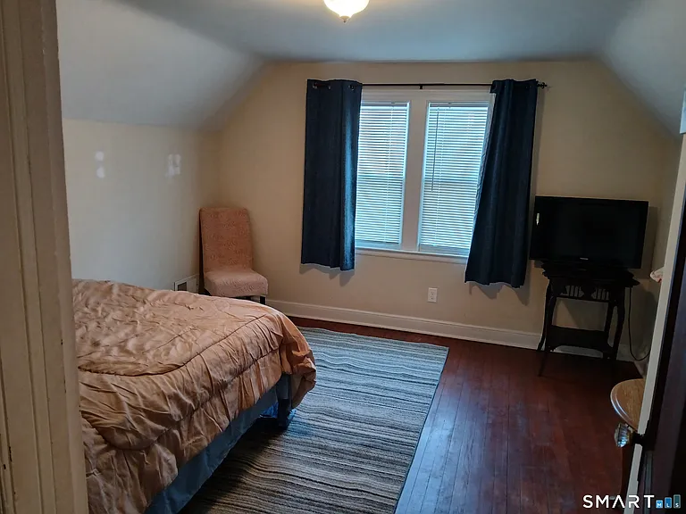194 Washington Ave — Photo 3