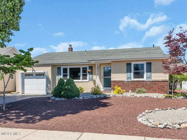10 Sheridan Road, Toms River, NJ 08757