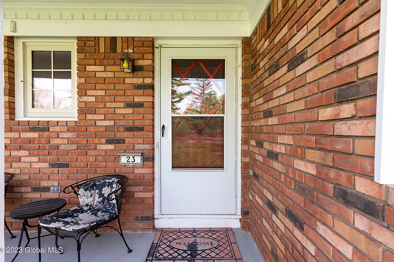 3rd image of 23 Southwood Drive