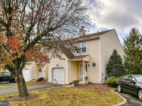 23 Pilgrim Ct, Ewing, NJ 08628