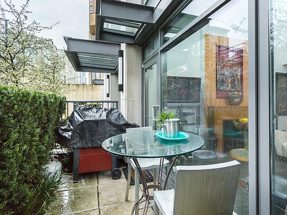 5th image of 1168 Richards St #104