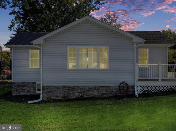 915 Thompson St, Martinsburg, WV 25401