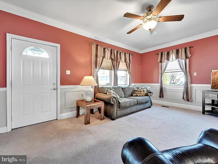 19 Beechwood Rd — Photo 17
