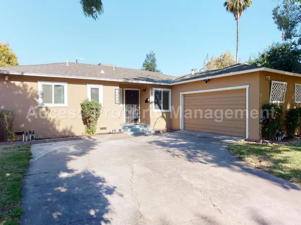 1002 Phelps Ave, Modesto, CA 95350