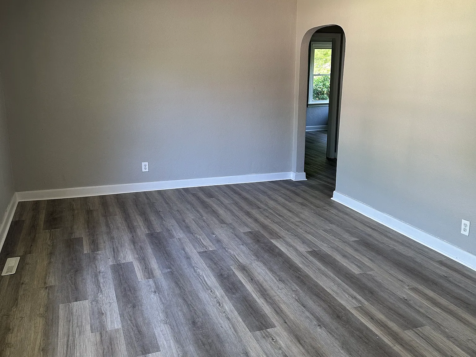 3 bed, 1360 sqft, $1,675 — Photo 2