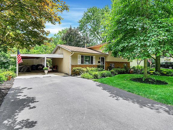 3rd image of 542 Illinois Ct