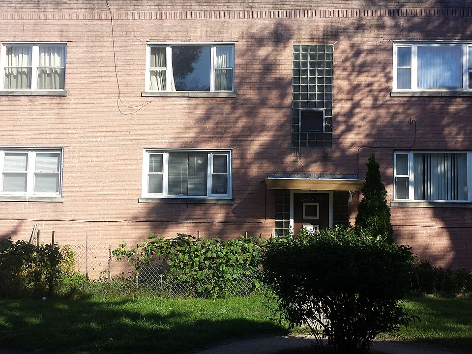 1st image of 2435 W Balmoral Ave #1N