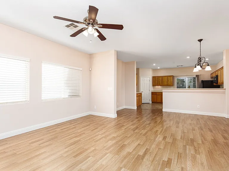 5163 Tunnel Falls Dr — Photo 8