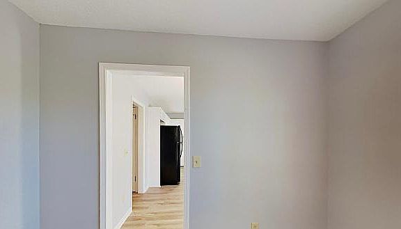 5th image of 1438 Millstream Trl