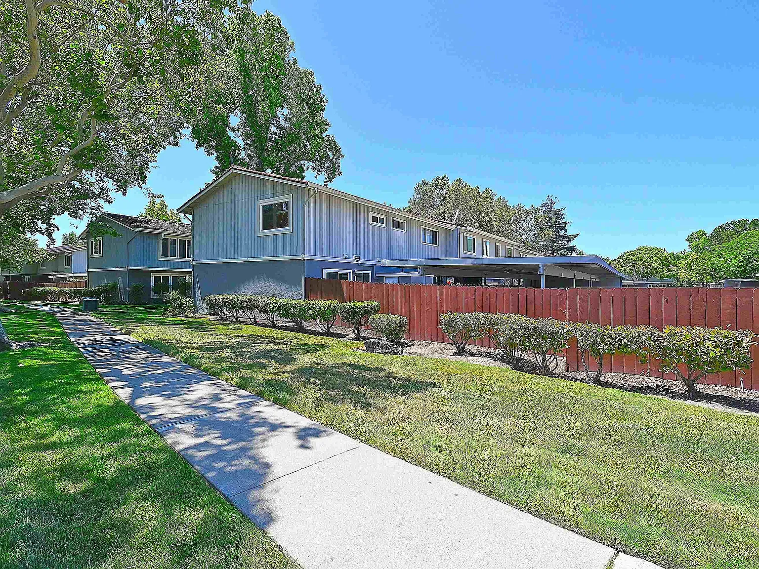 2 bed, 1.5 bath, 988 sqft, $2,900 — Photo 3
