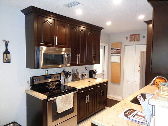 5th image of 1601 NW 68th Avenue