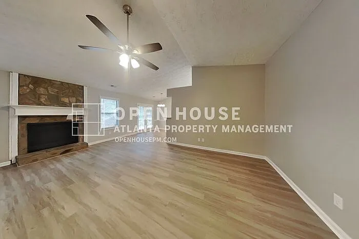 815 Riverstone Ln — Photo 7