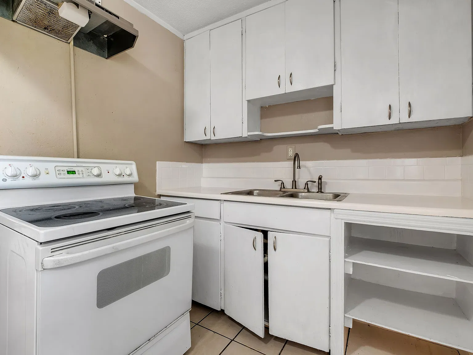 4 bed, 1050 sqft, $1,400 — Photo 3