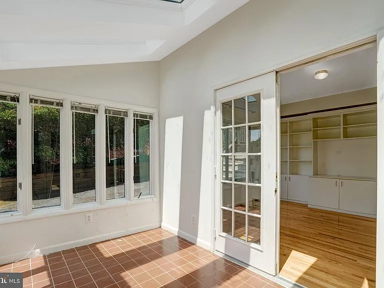 203 W Glendale Ave — Photo 29