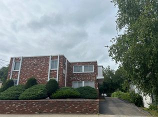 73 Golden Hill St #2R, Milford, CT 06460