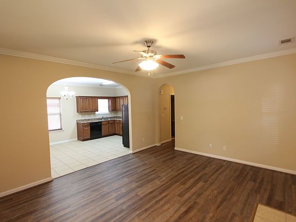 4th image of 222 Oxmoor Pl