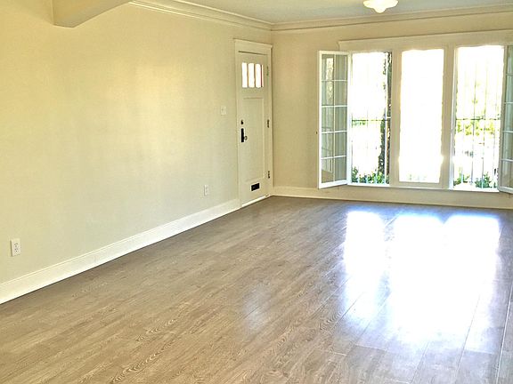 4th image of 156 S Catalina St #156