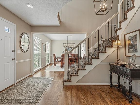 2nd image of 8410 Greenwood Cir