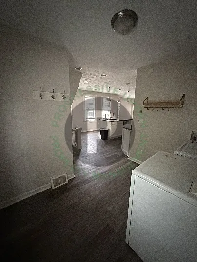 2562 West 10th Street - Lease Up Only - Upstairs — Photo 2