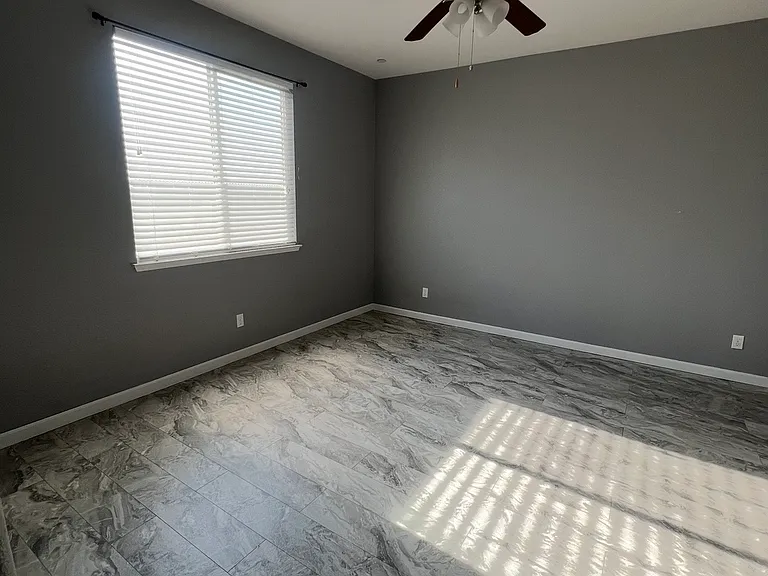 1332 Greenbrier Dr — Photo 19