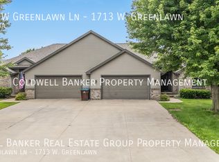 1713 W Greenlawn Ln, Appleton, WI 54914