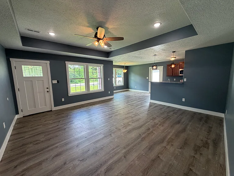 1003 Riley Ave — Photo 7