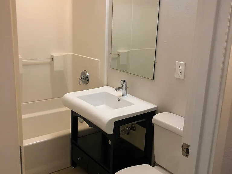 2635 Franklin Ave E #B — Photo 12